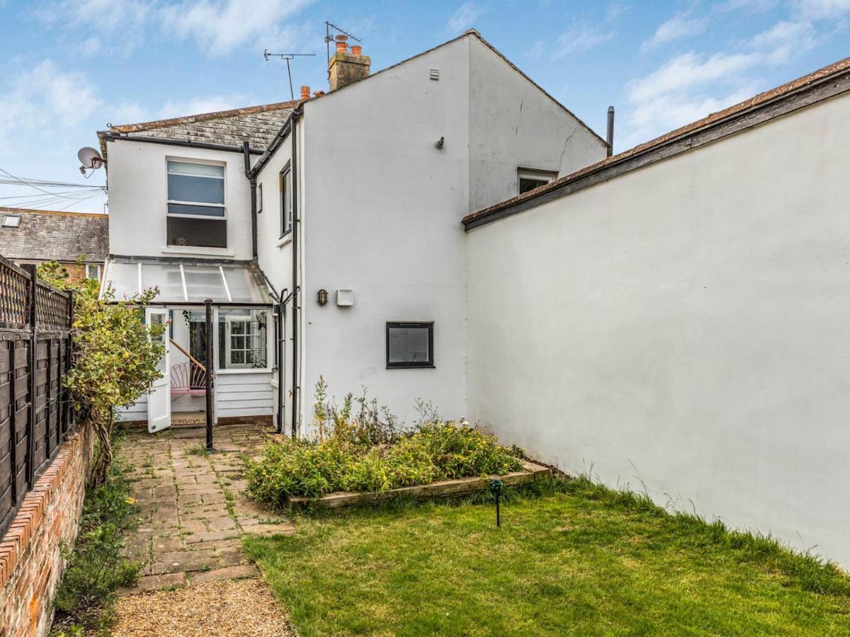 Pass The Keys Delightful 2 Bed House A Stones Throw From Beach Bognor Regis Luaran gambar